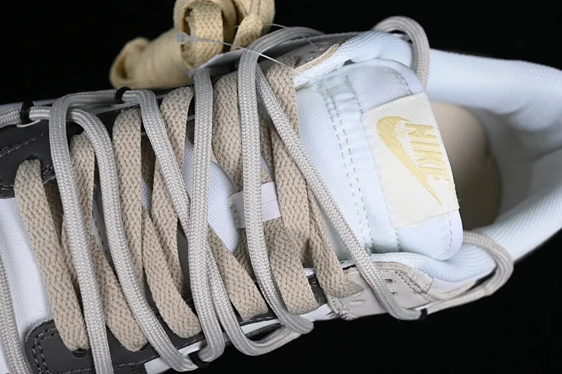All Categories Nk SB Dunk Series Nk SB Dunk Low Low-top sneakers Customized large box Nk Dunk Low "Team Gold" Official custom-crack SB strapped low-top casual sneakers DV0833-100